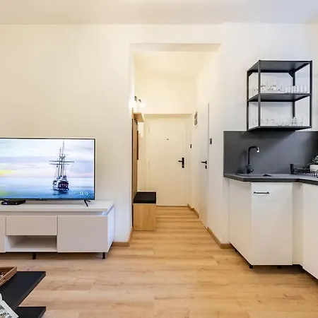 Serenity: Urban Garden Retreat Apartamento