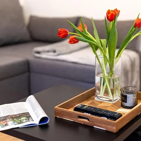 Serenity: Urban Garden Retreat شقة *