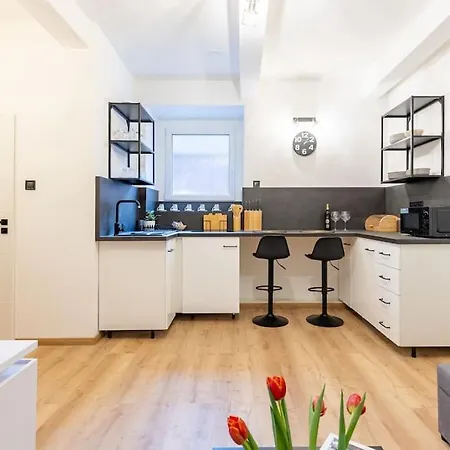 Serenity: Urban Garden Retreat براتسيلافا